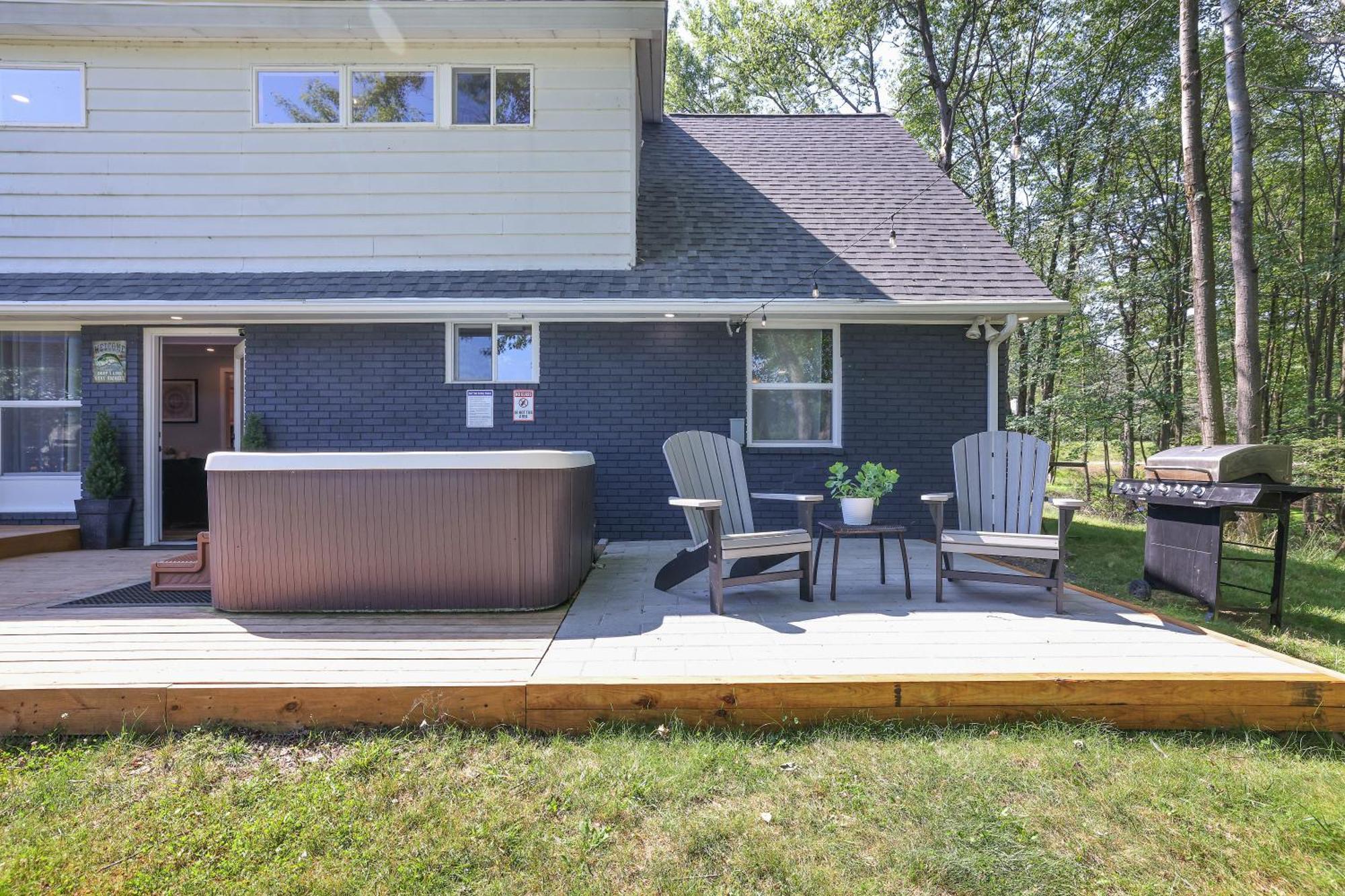 Poconos Brand New Lakefront Oasis 1 Acre, Hottub Gameroom Firepits Talk About Privacy Albrightsville Exterior foto